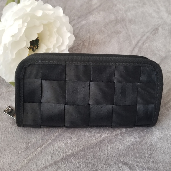 Harveys Handbags - Harvey's Seatbelt Black Wallet